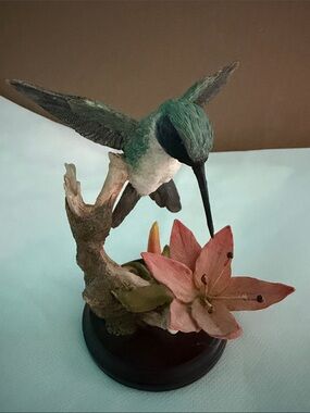Country Artists for the Discerning hand painted hand carved Hummingbird